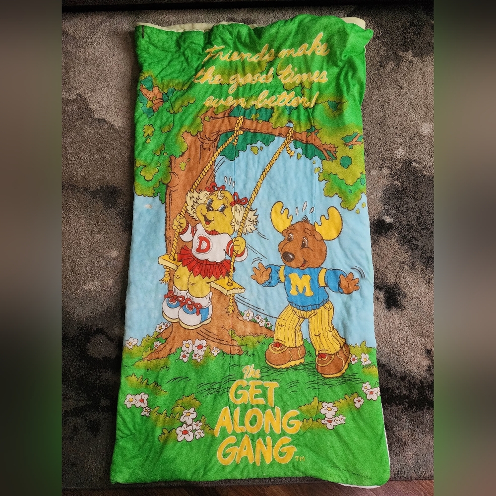Vintage 1980's The Get Along Gang Sleeping Bag With Dotty Dog & Montgomery Moose